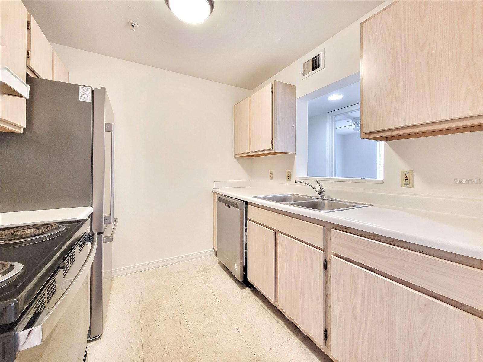 2360 Sw Archer Rd #505 Property Photo 13