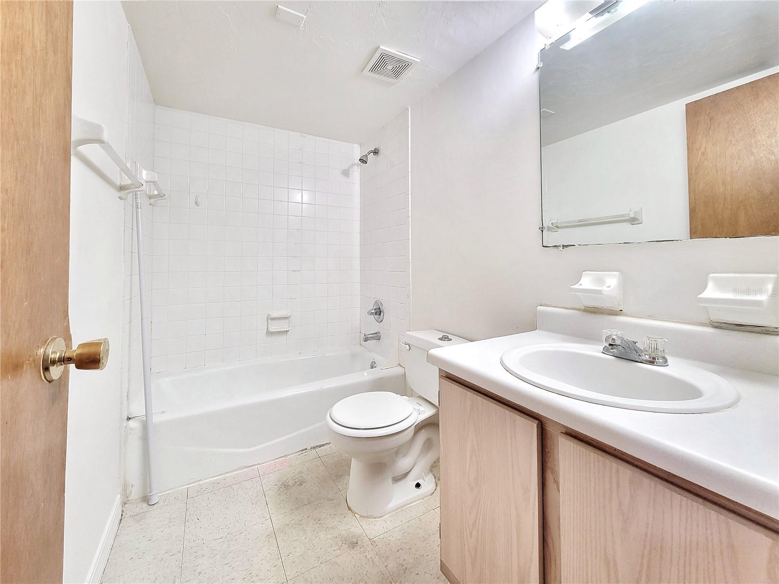 2360 Sw Archer Rd #505 Property Photo 17