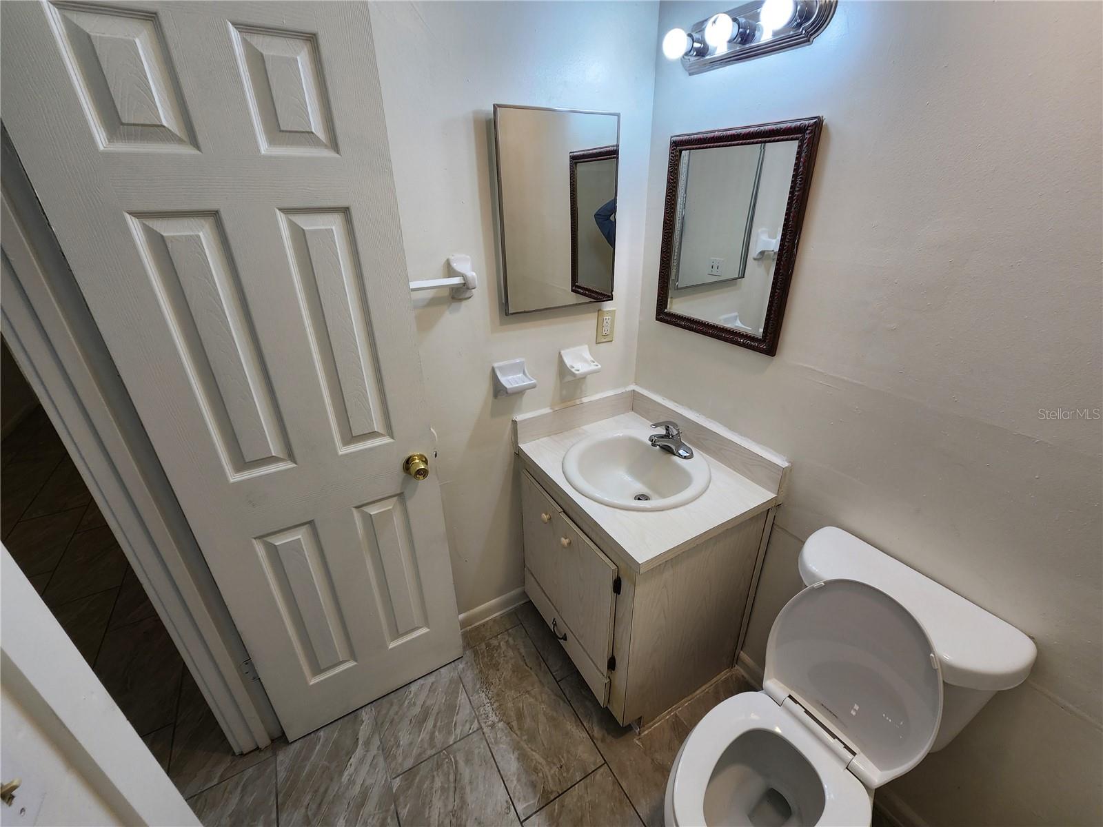 2018 Sw 70th Ter Property Photo 8