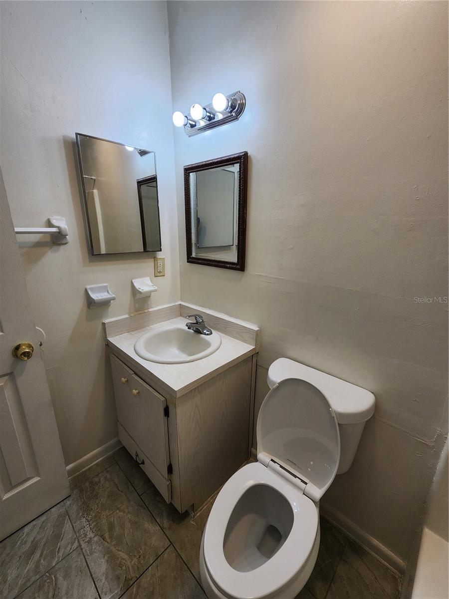 2018 Sw 70th Ter Property Photo 9