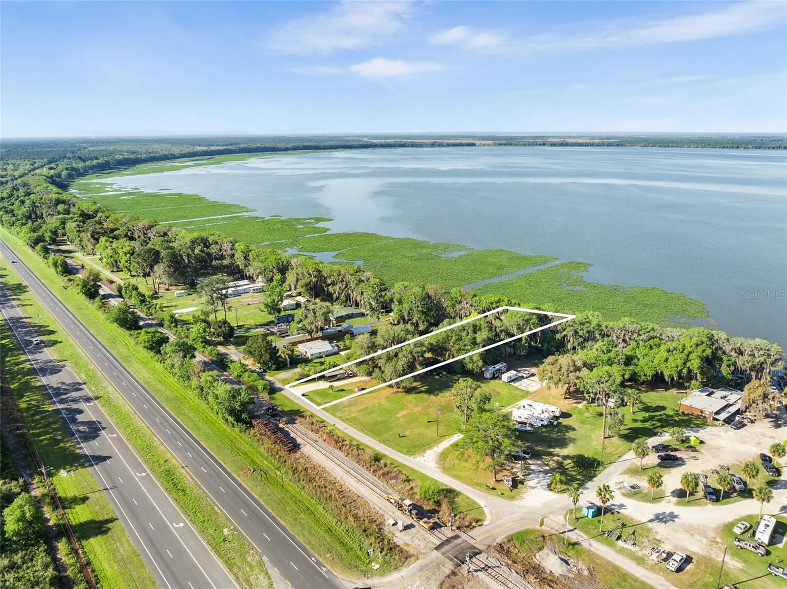 15026 Se Us Highway 301 Property Photo 1