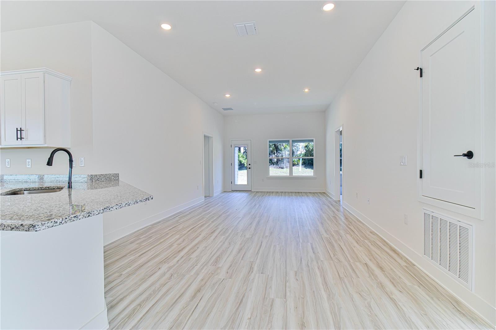 16881 Nw 176th Way Property Photo 5