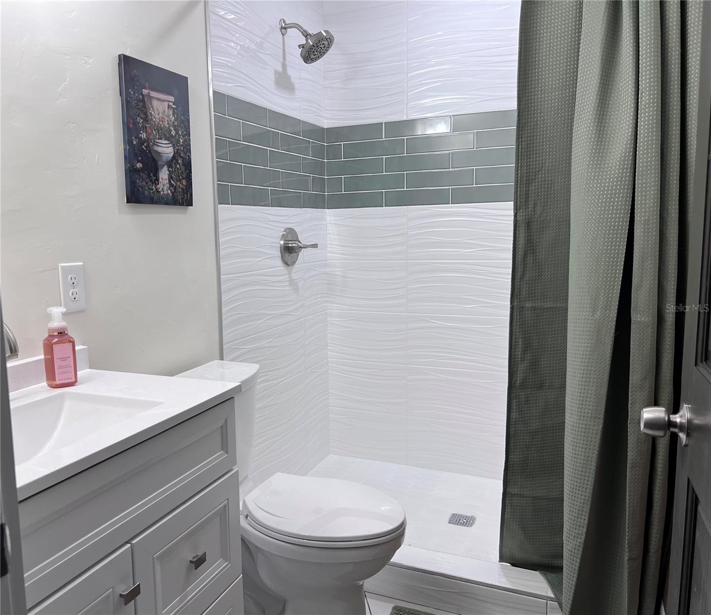 3035 W University Ave Property Photo 5