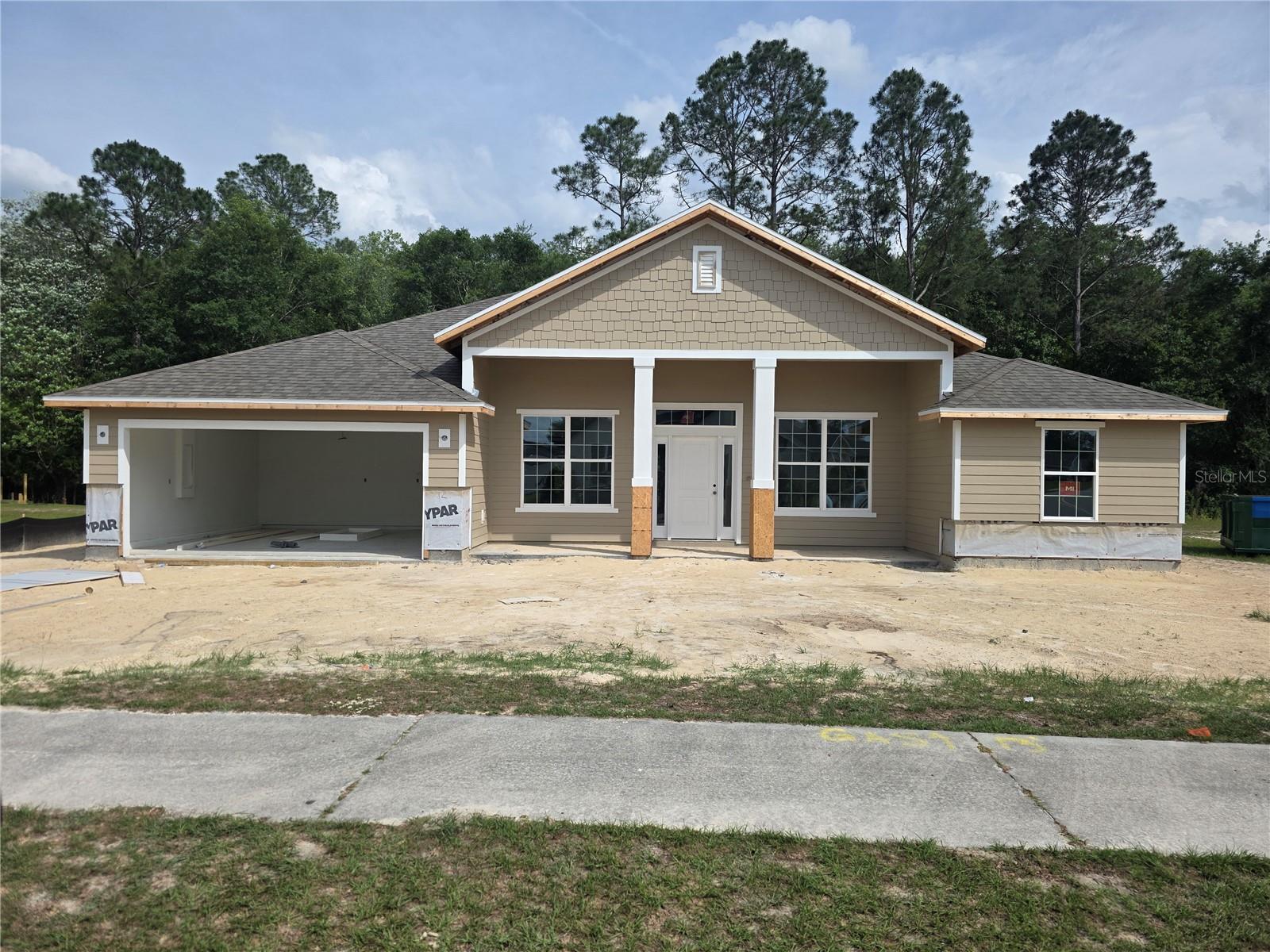 247 Sw Bellflower Dr Property Photo 1