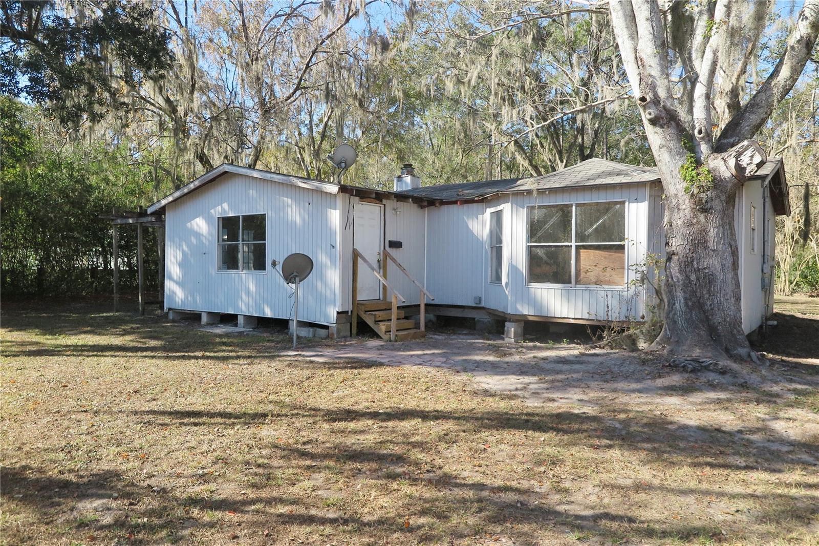 8760 County Road 127 Property Photo 1