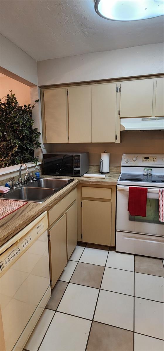 3404 Nw 52nd Ter Property Photo 4