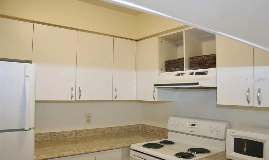 2735 Sw 35 Pl #1607 Property Photo 5