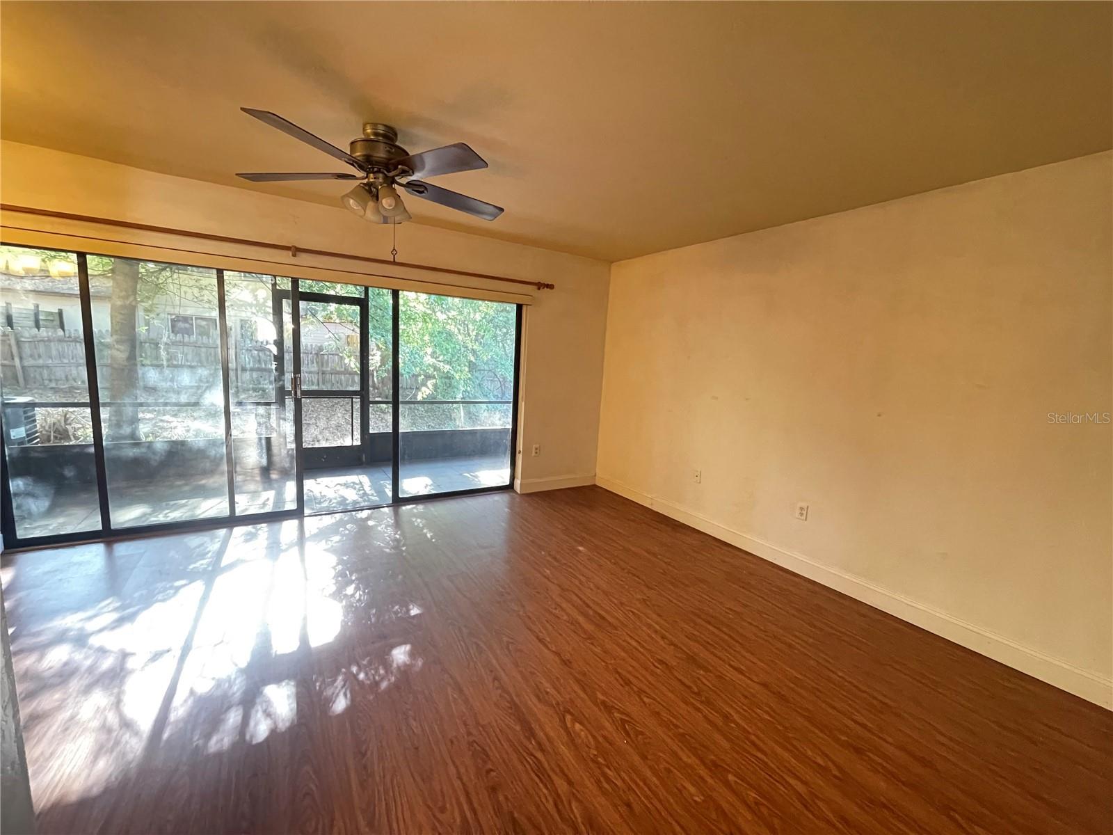 2735 Sw 35 Pl #1607 Property Photo 6