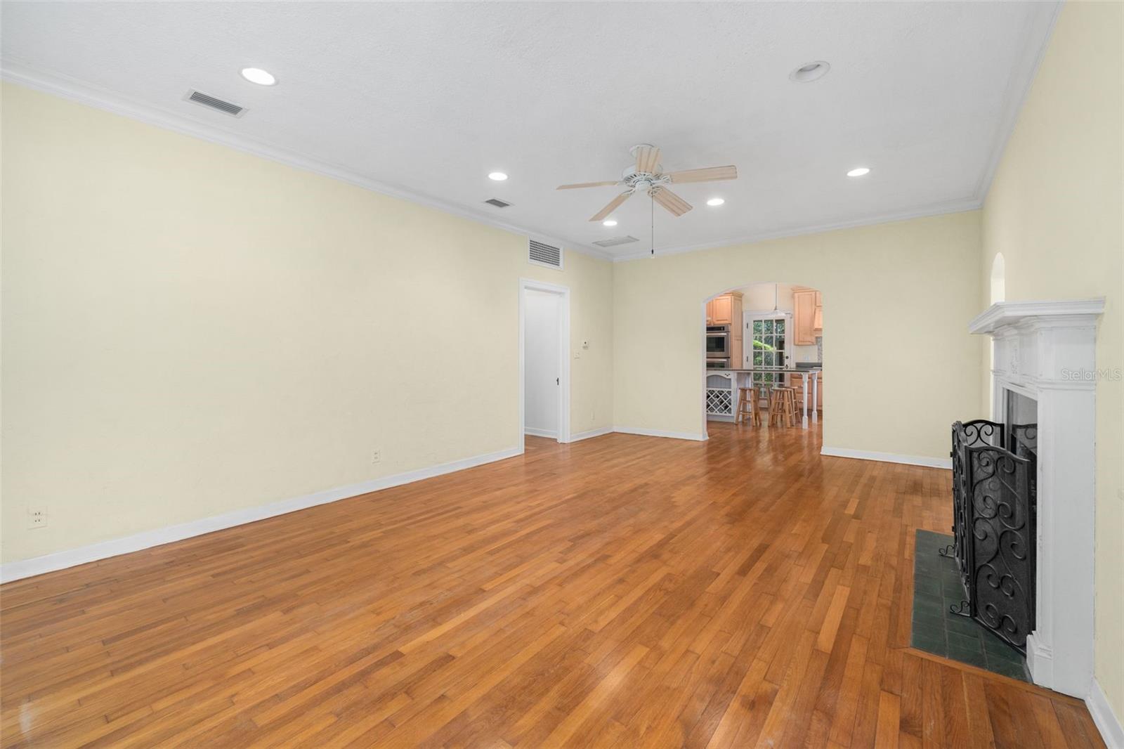 717 Ne Boulevard Property Photo 8