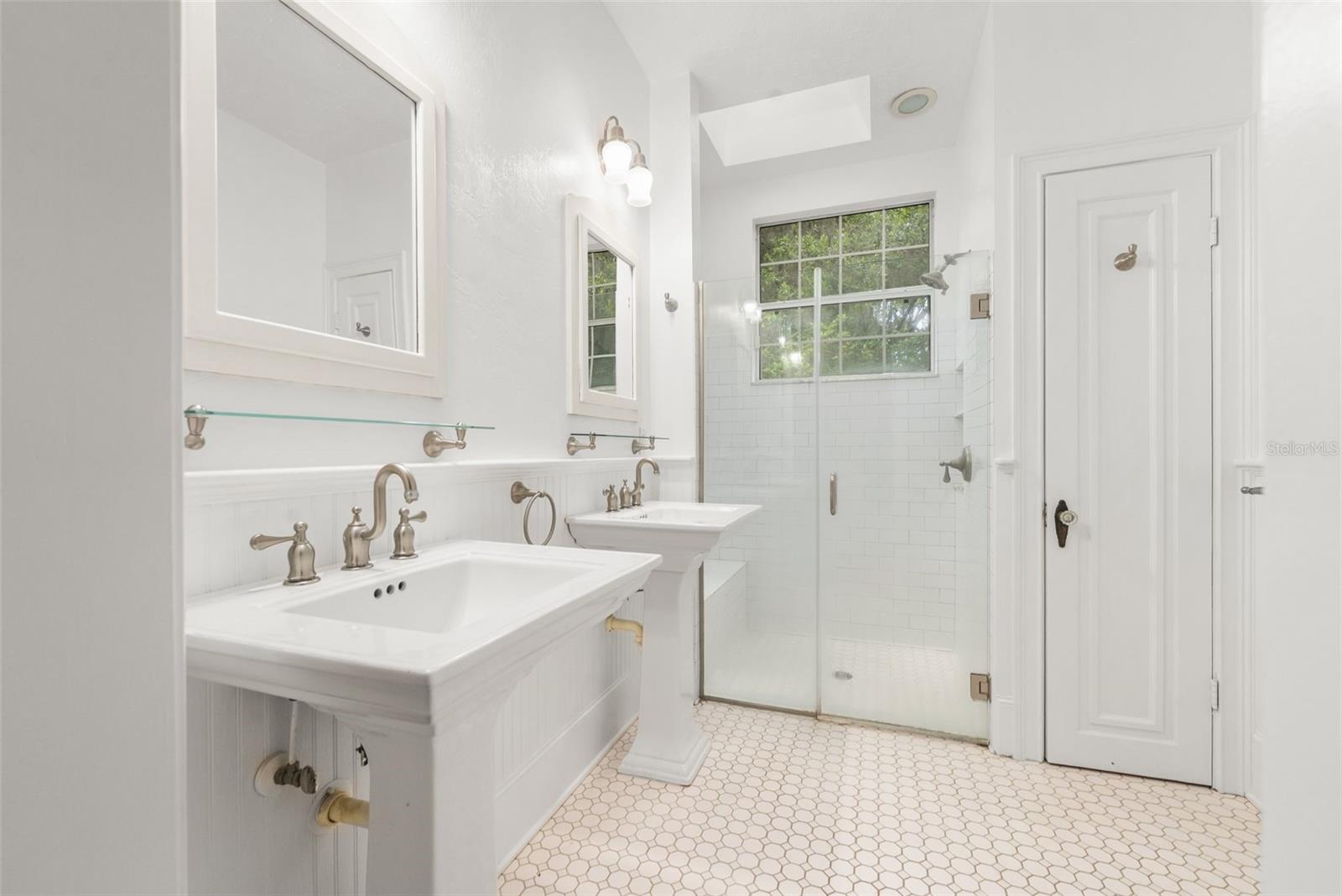 717 Ne Boulevard Property Photo 16