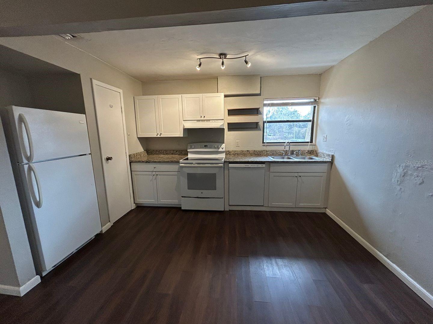 2811 Sw Archer Rd #c-18 Property Photo 7