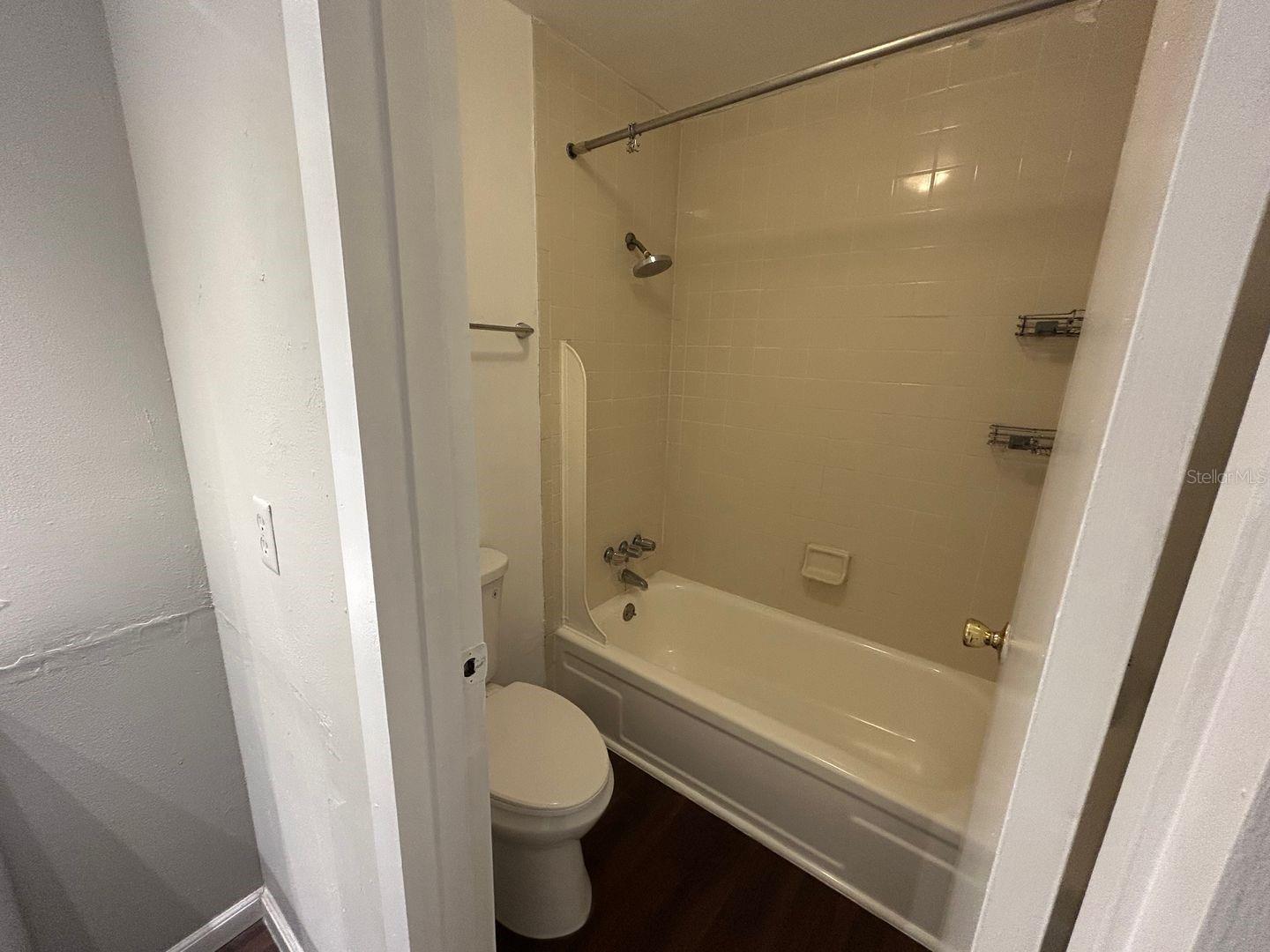 2811 Sw Archer Rd #c-18 Property Photo 10