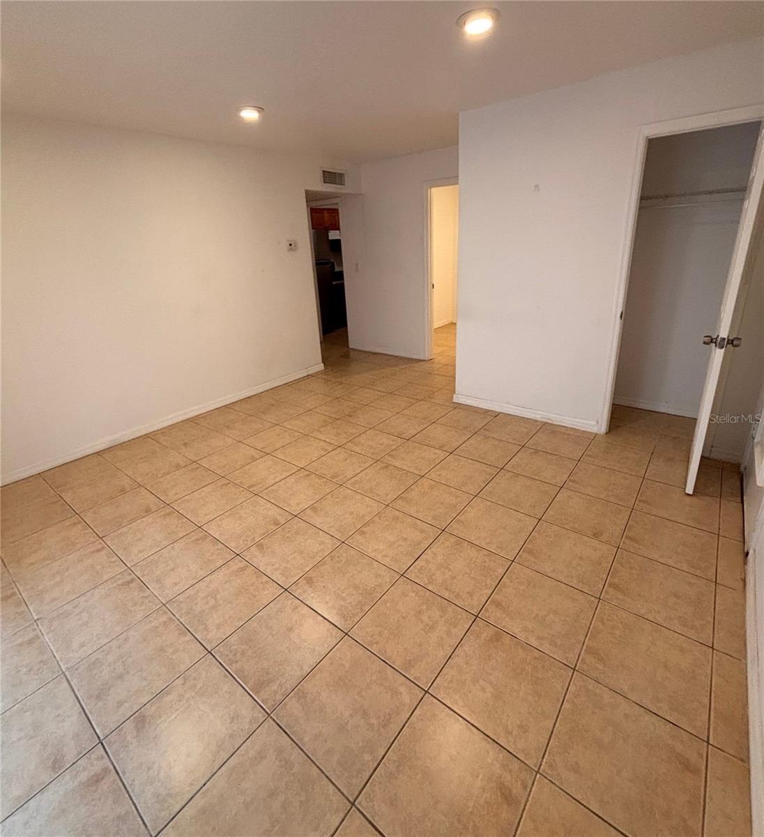 6519 W Newberry Rd #604 Property Photo 2