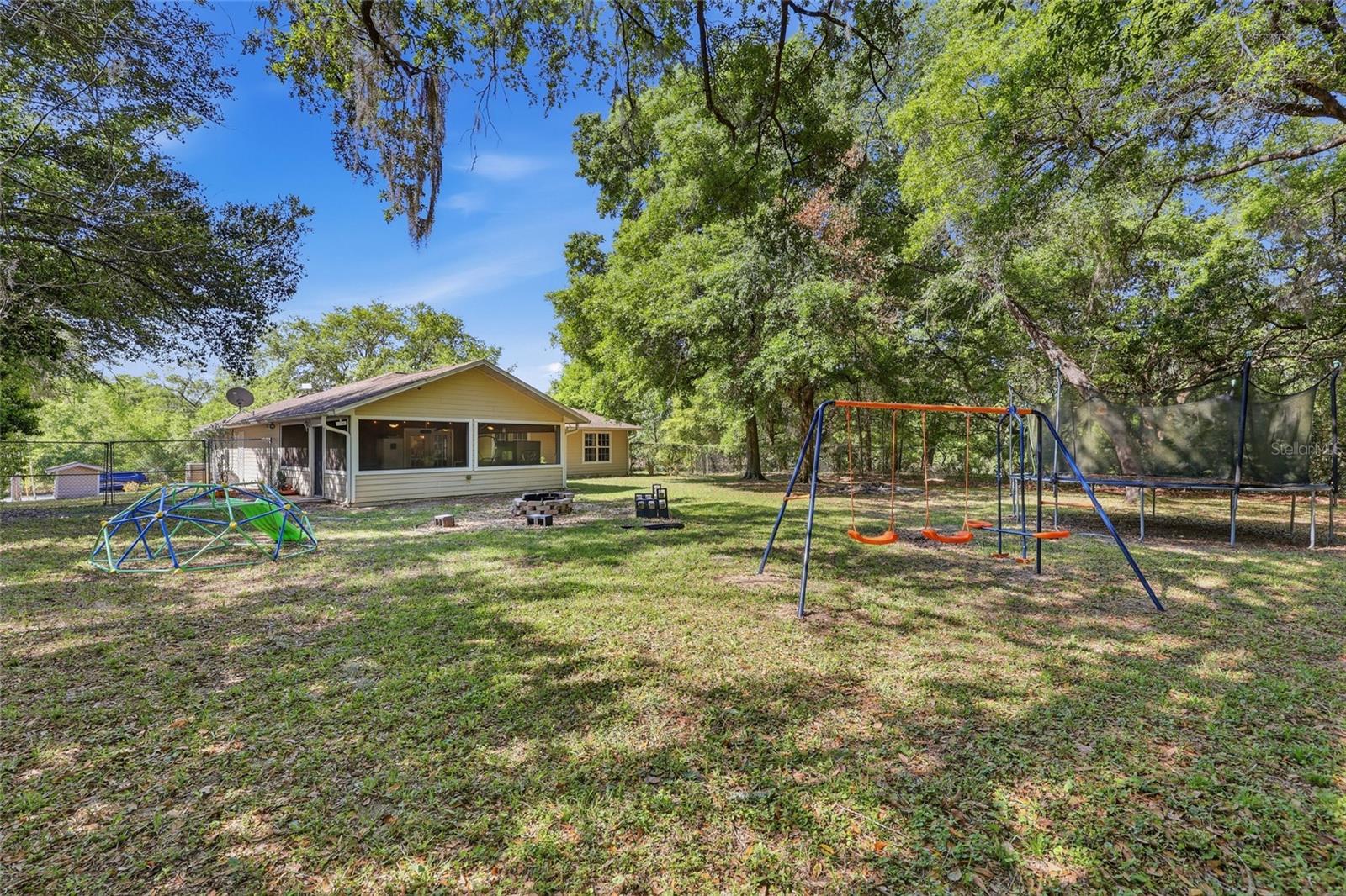 347 Ashley St Property Photo 24
