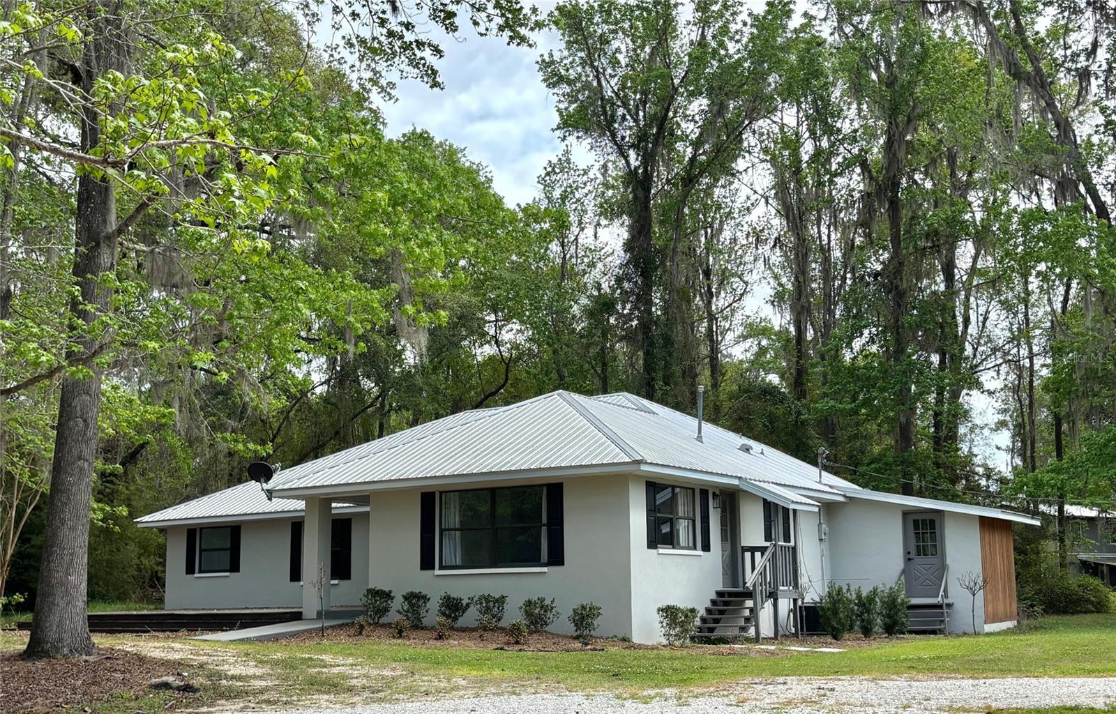 18917 Nw County Road 239 Property Photo 2