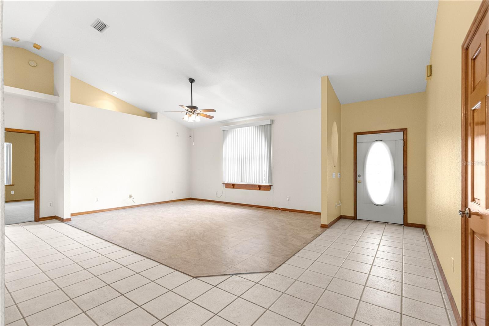 1090 Nw 67th Pl Property Photo 3