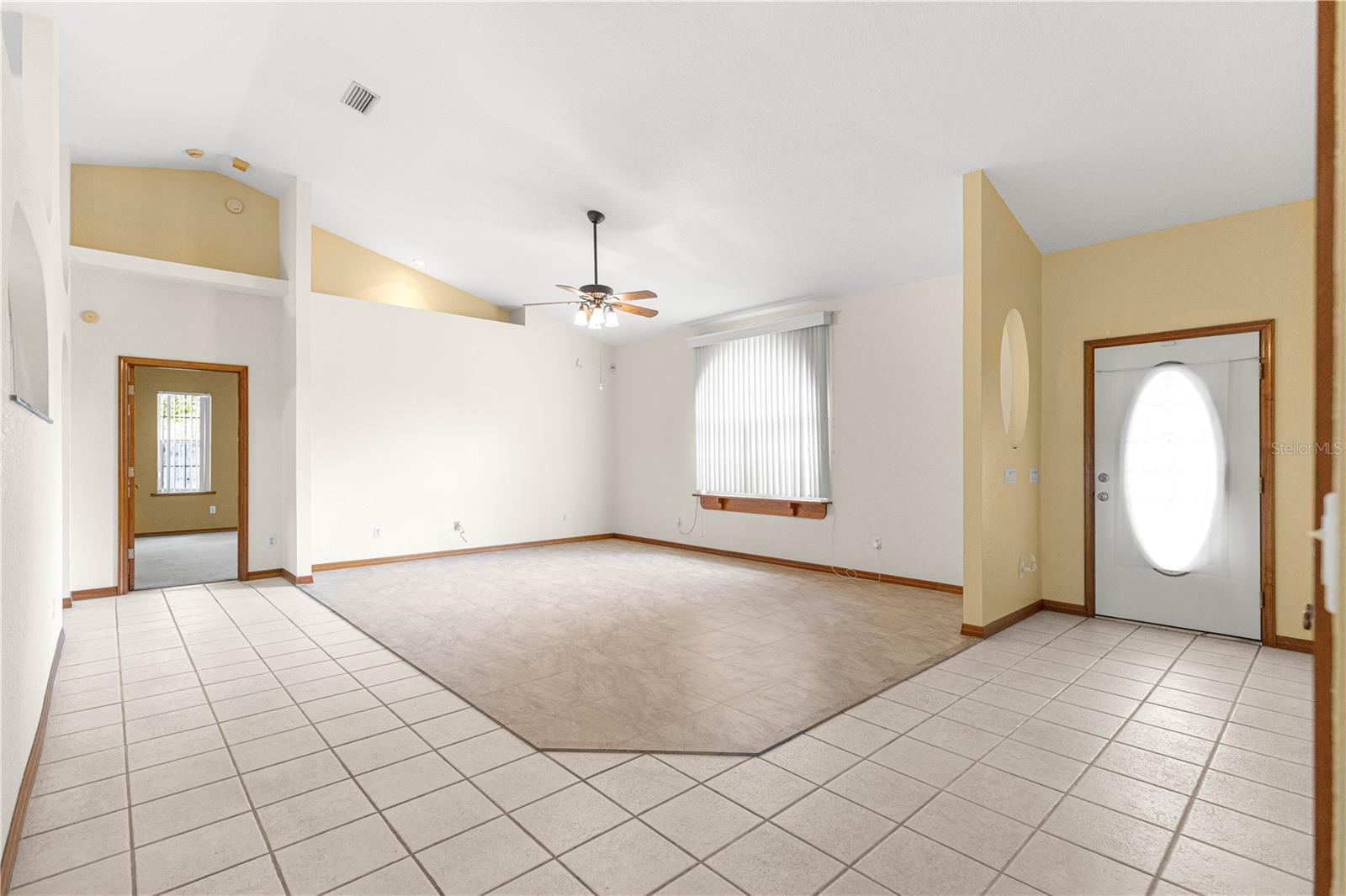 1090 Nw 67th Pl Property Photo 4