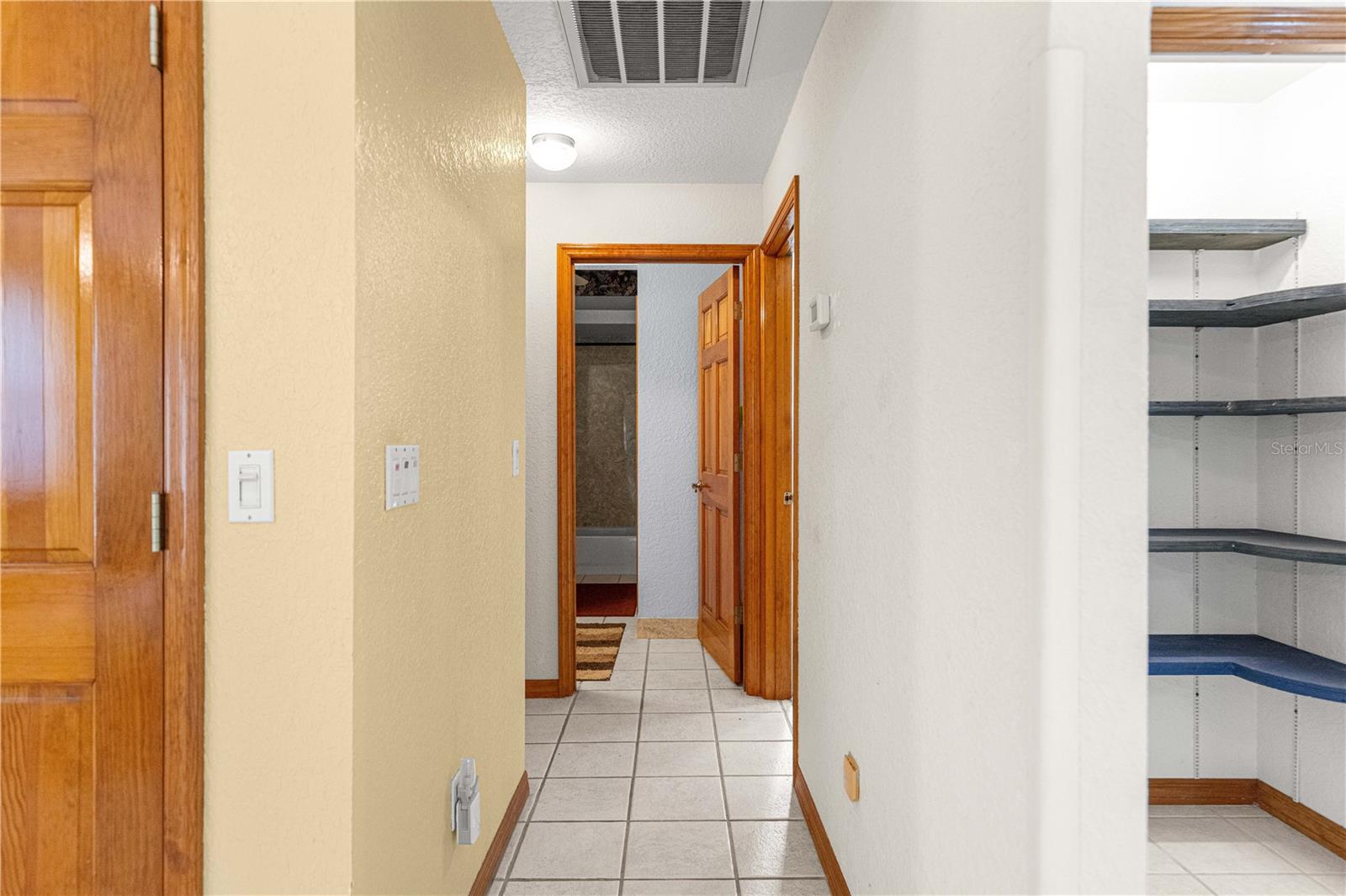 1090 Nw 67th Pl Property Photo 7