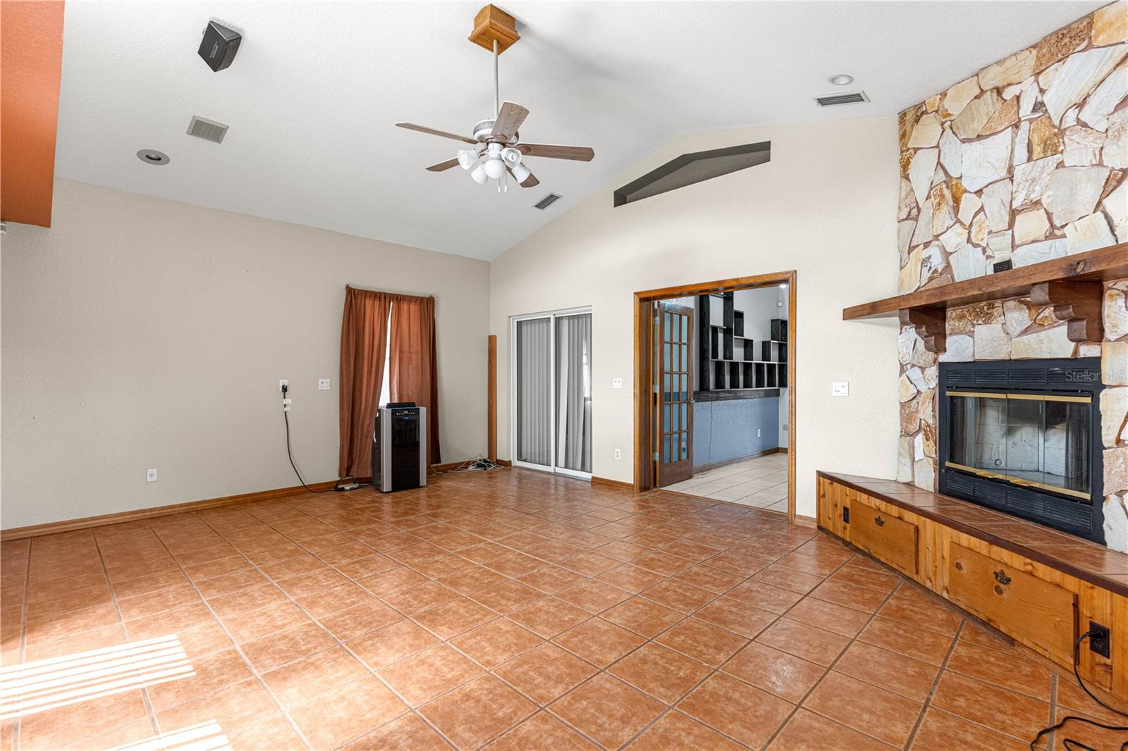1090 Nw 67th Pl Property Photo 18