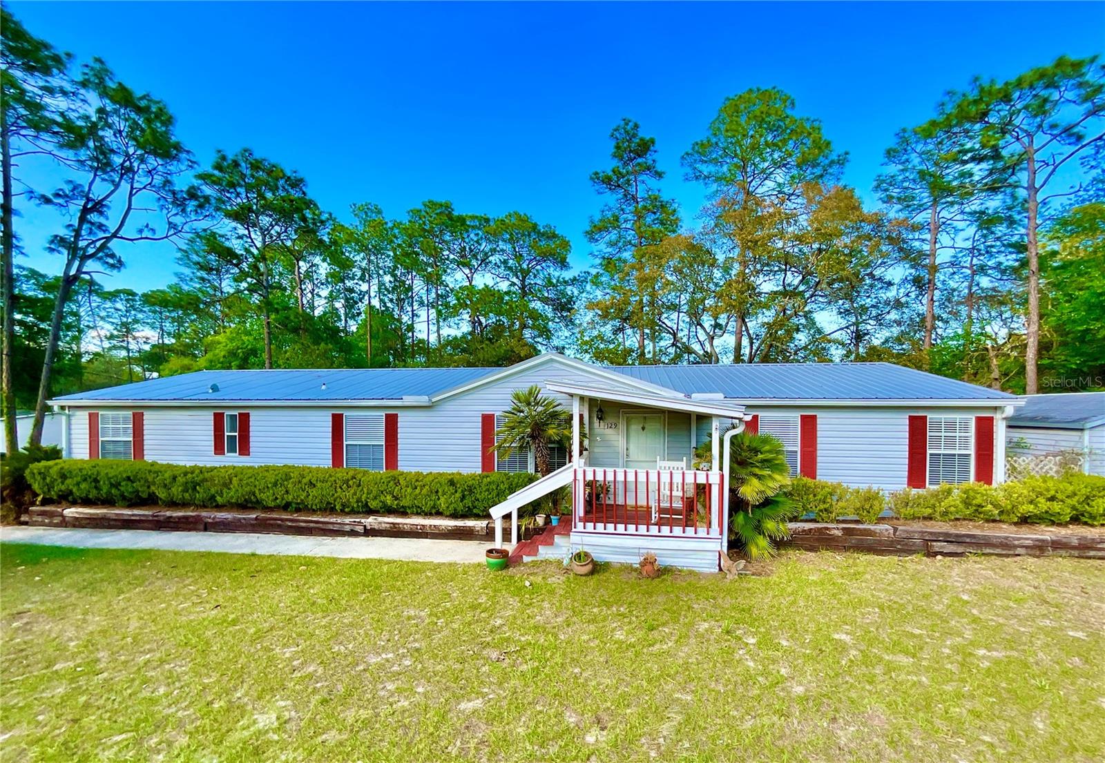 129 Crystal Lake Dr Property Photo 1