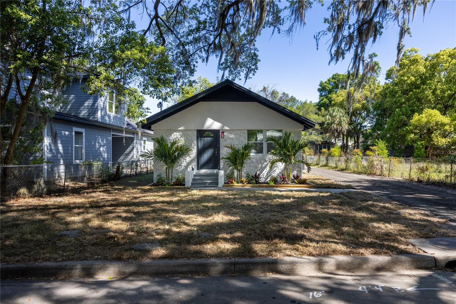 418 Nw 3rd Ave Property Photo 5