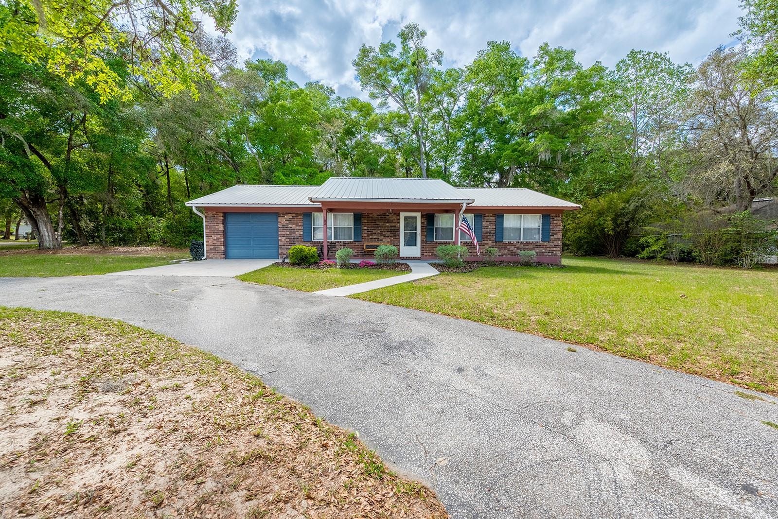 102 Swans Nest Cir Property Photo 5