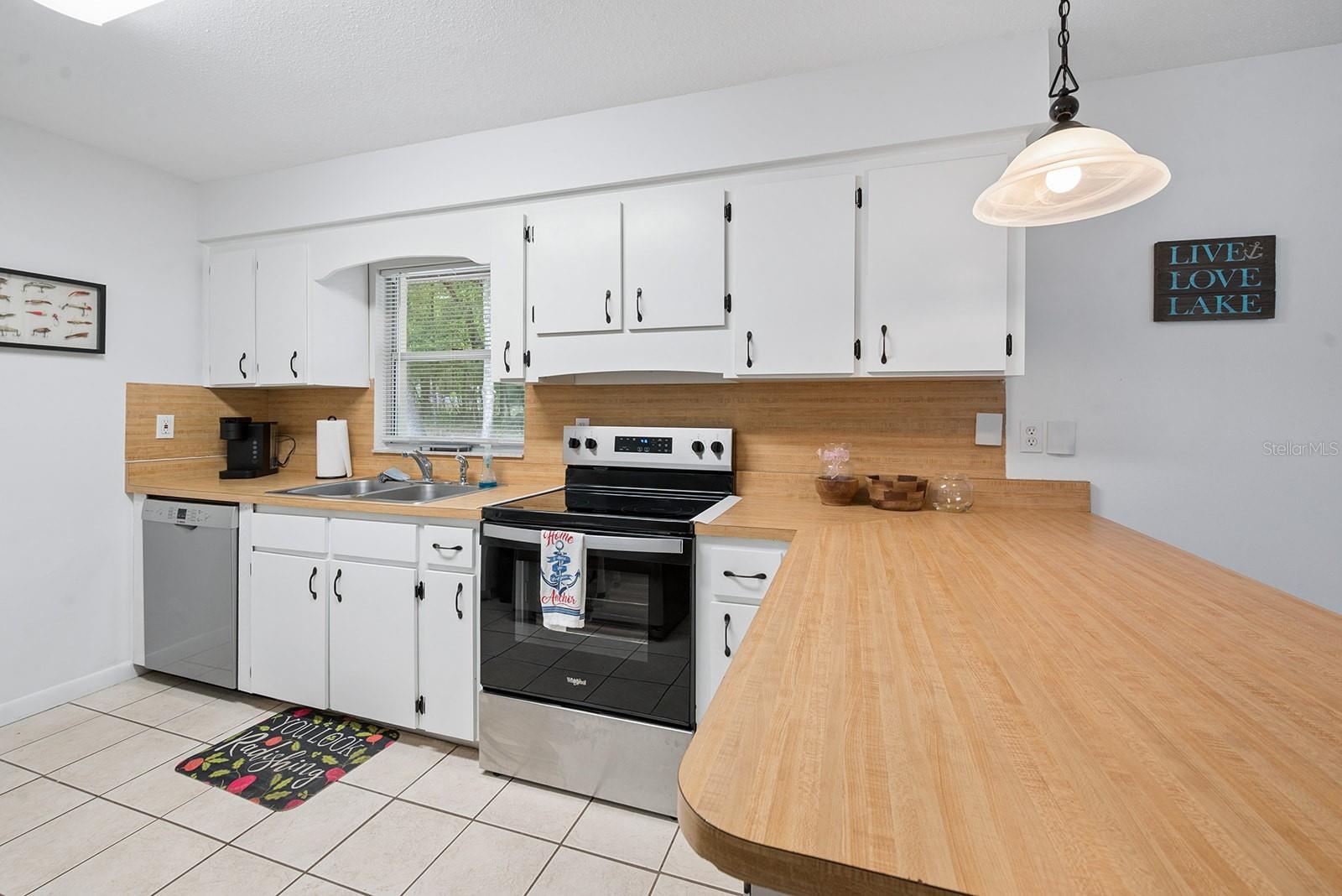 102 Swans Nest Cir Property Photo 13