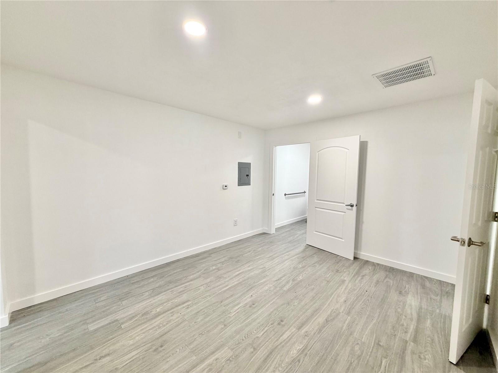 683 N Court St Property Photo 12