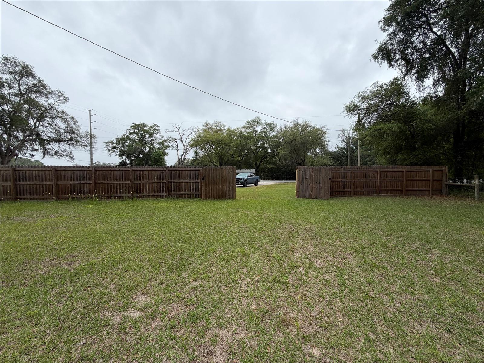 683 N Court St Property Photo 22