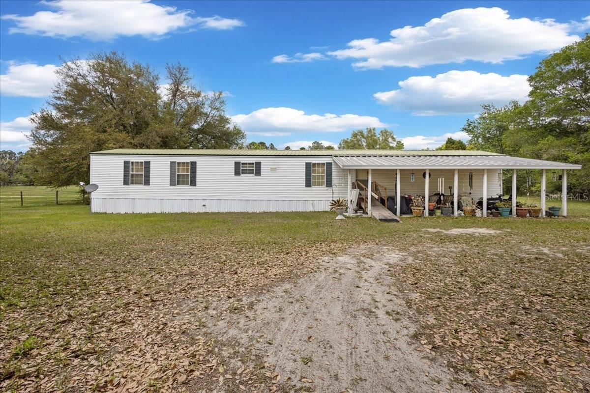 187 Se Loxley Gln Property Photo 1