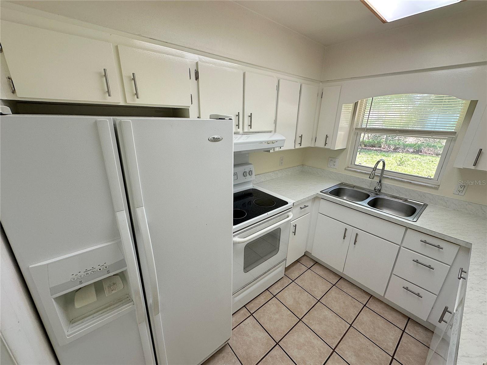 4146 Nw 30th Ter Property Photo 4