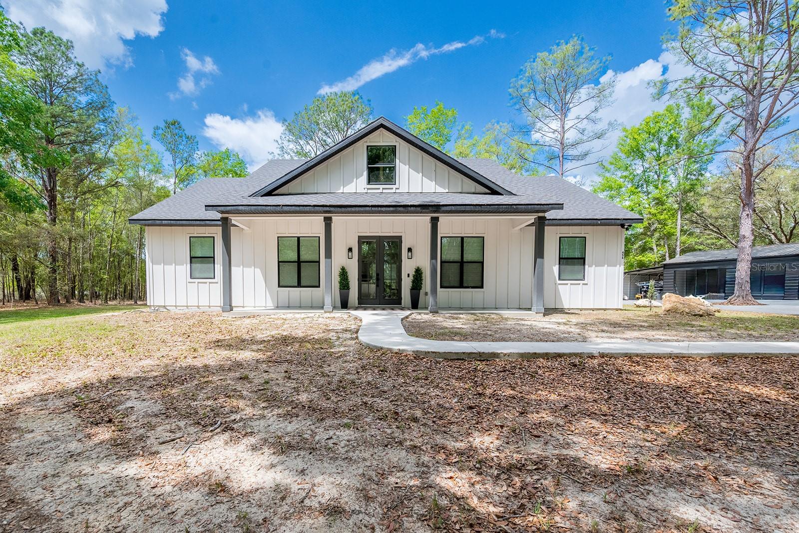 456 SW BRADENTON WAY