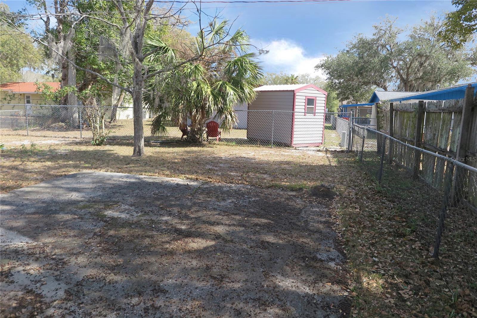 1045 Se 19th St Property Photo 2