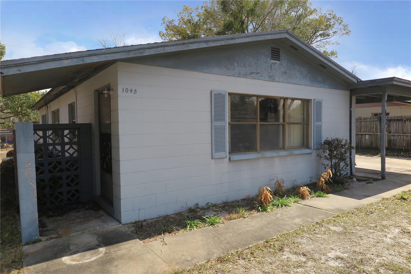 1045 Se 19th St Property Photo 3