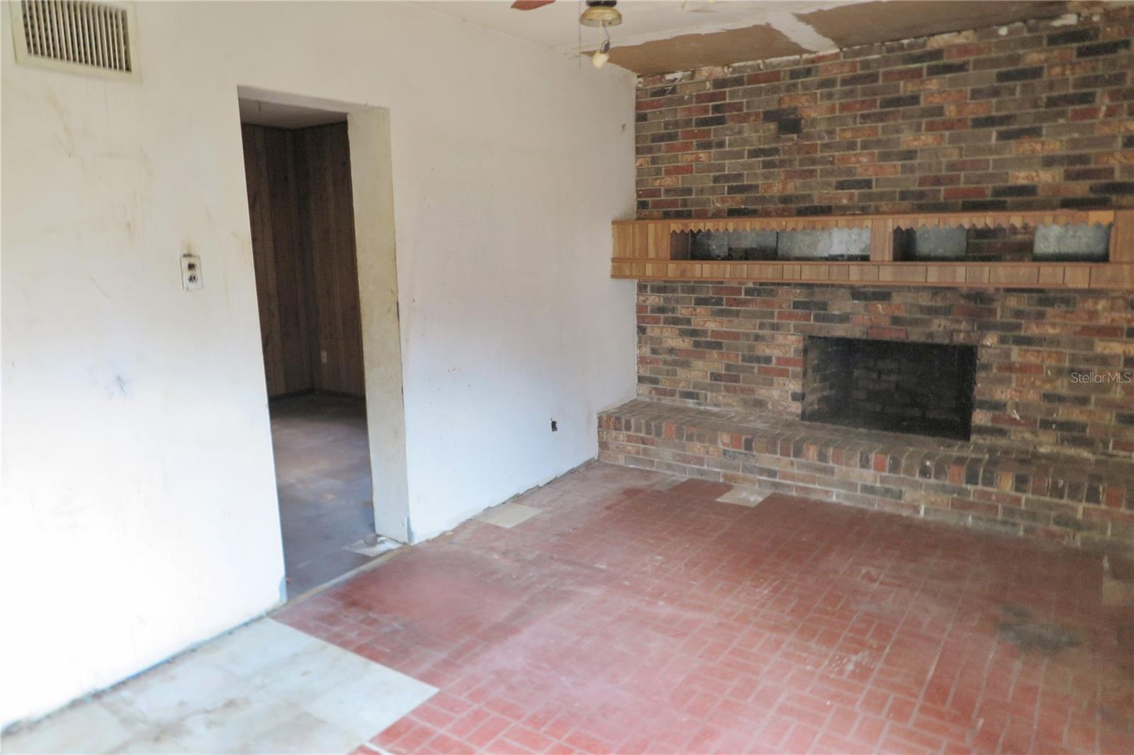 1045 Se 19th St Property Photo 11