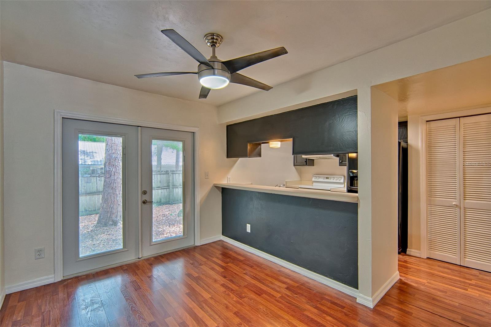 2305 Sw 73rd Ter Property Photo 4