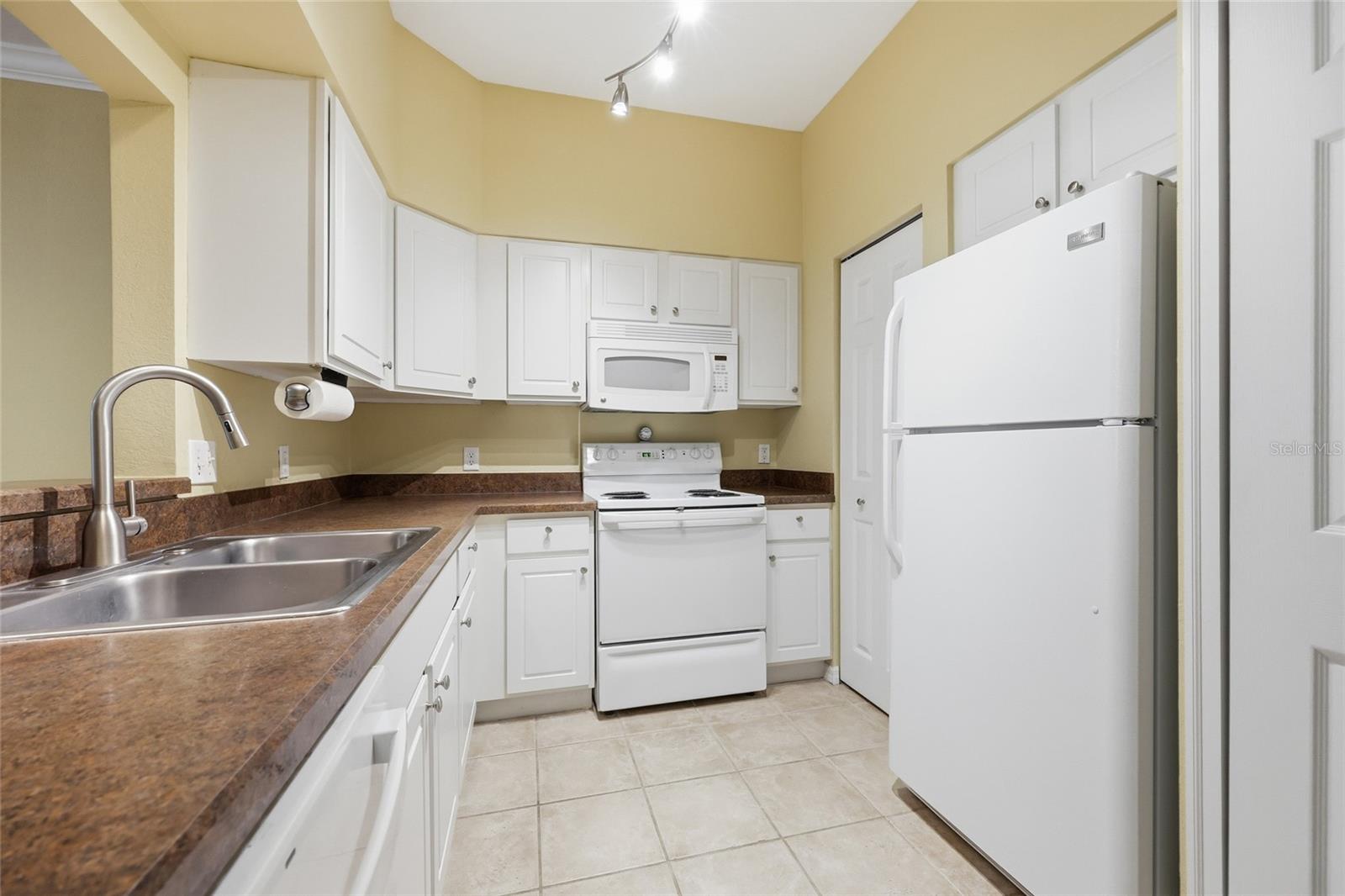 9172 Sw 52nd Rd #103 Property Photo 10