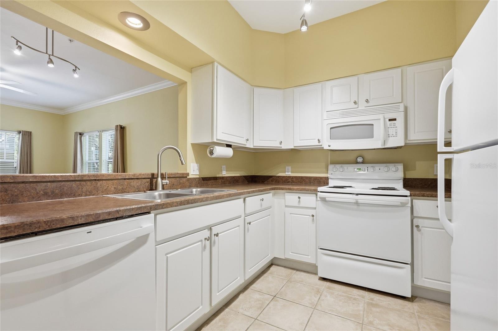 9172 Sw 52nd Rd #103 Property Photo 11