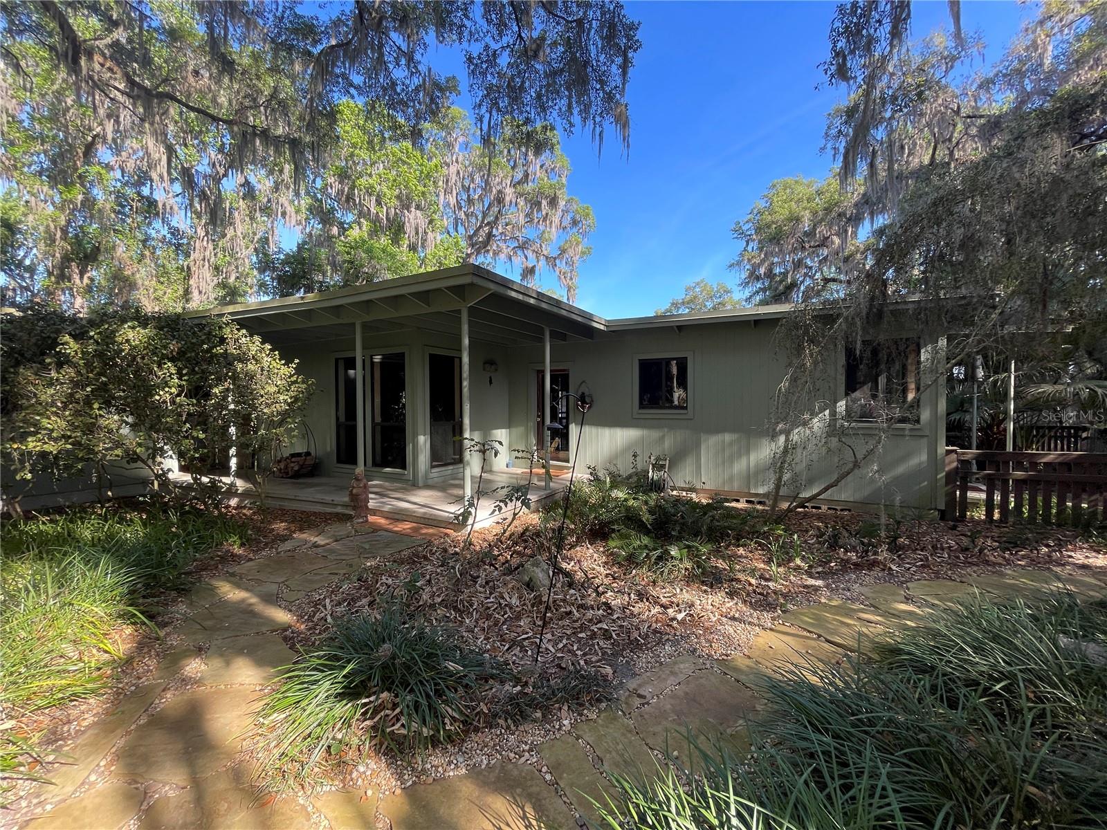 1800 Sw 35th Pl Property Photo 2