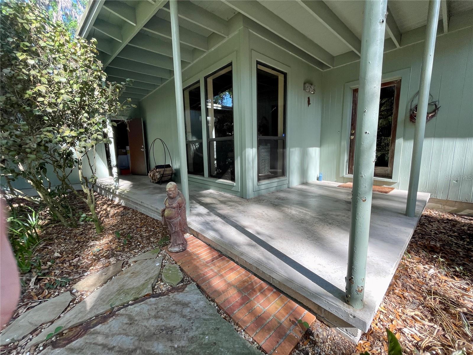 1800 Sw 35th Pl Property Photo 3