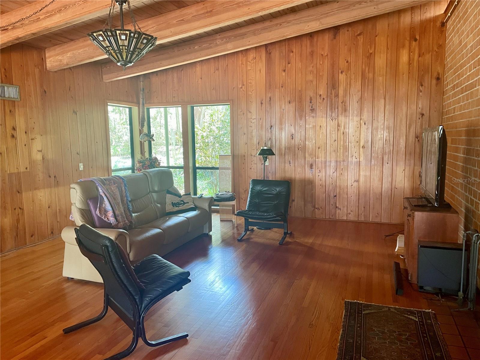 1800 Sw 35th Pl Property Photo 6