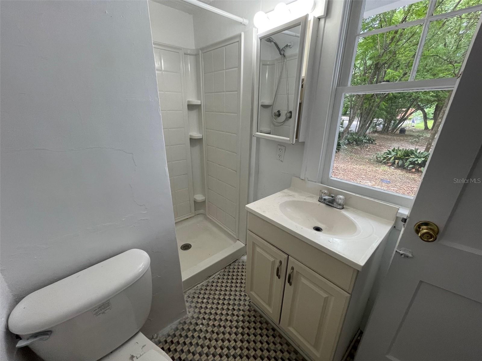 2635 W University Ave Property Photo 12