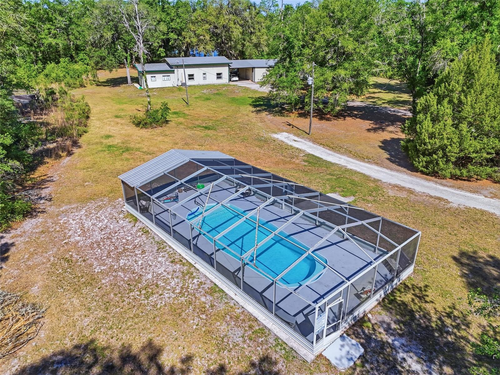 401 Se Falcon Rd Property Photo 2