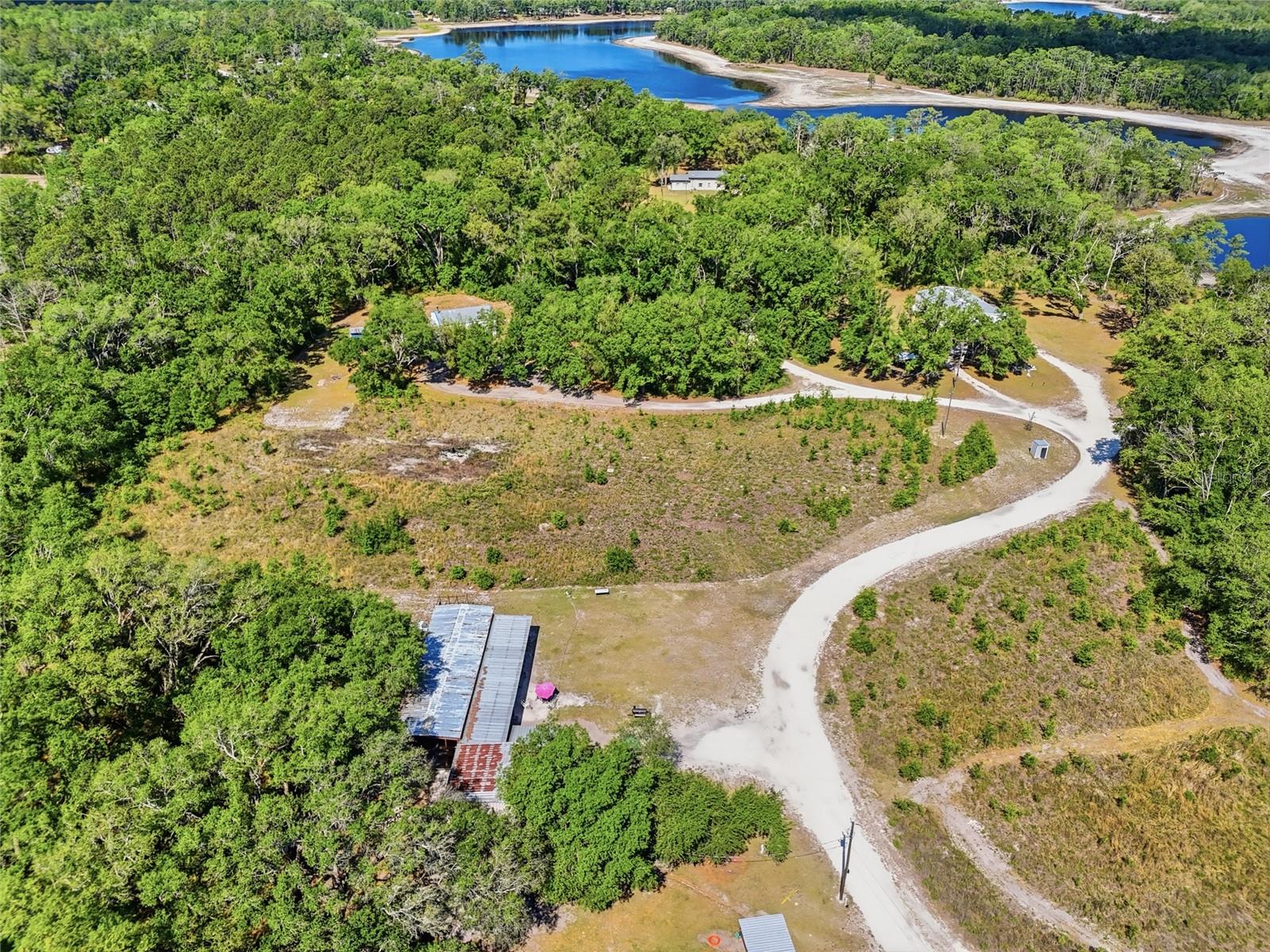 401 Se Falcon Rd Property Photo 3