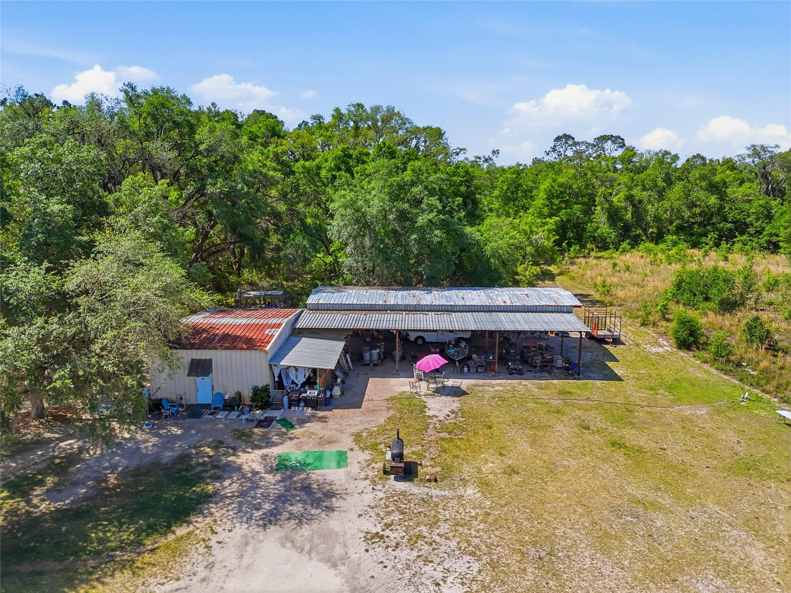 401 Se Falcon Rd Property Photo 14
