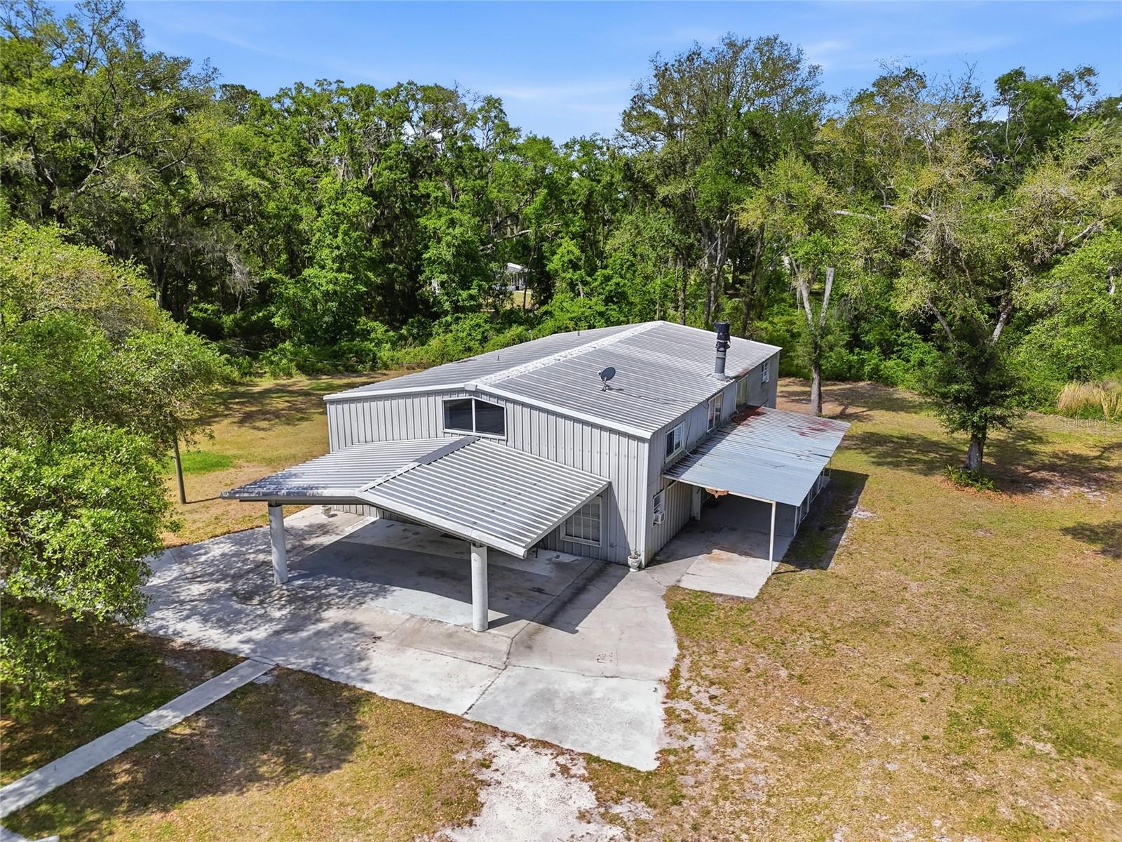 401 Se Falcon Rd Property Photo 15
