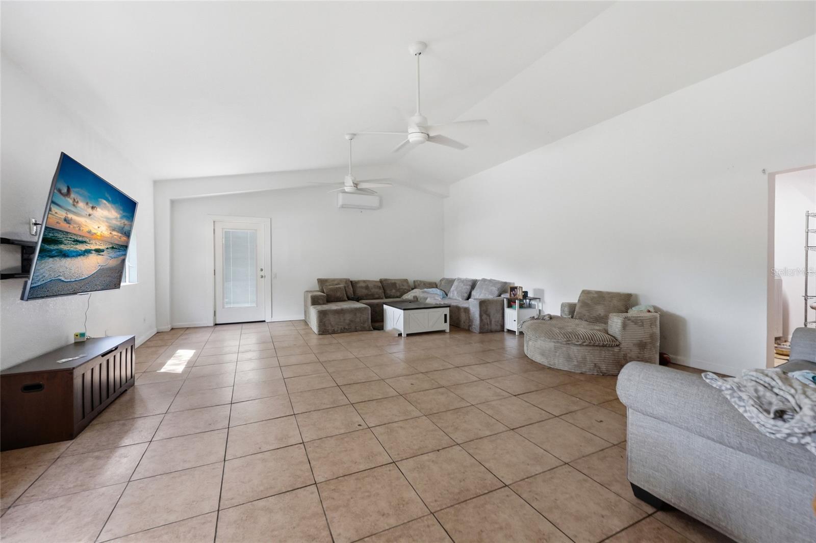 401 Se Falcon Rd Property Photo 42