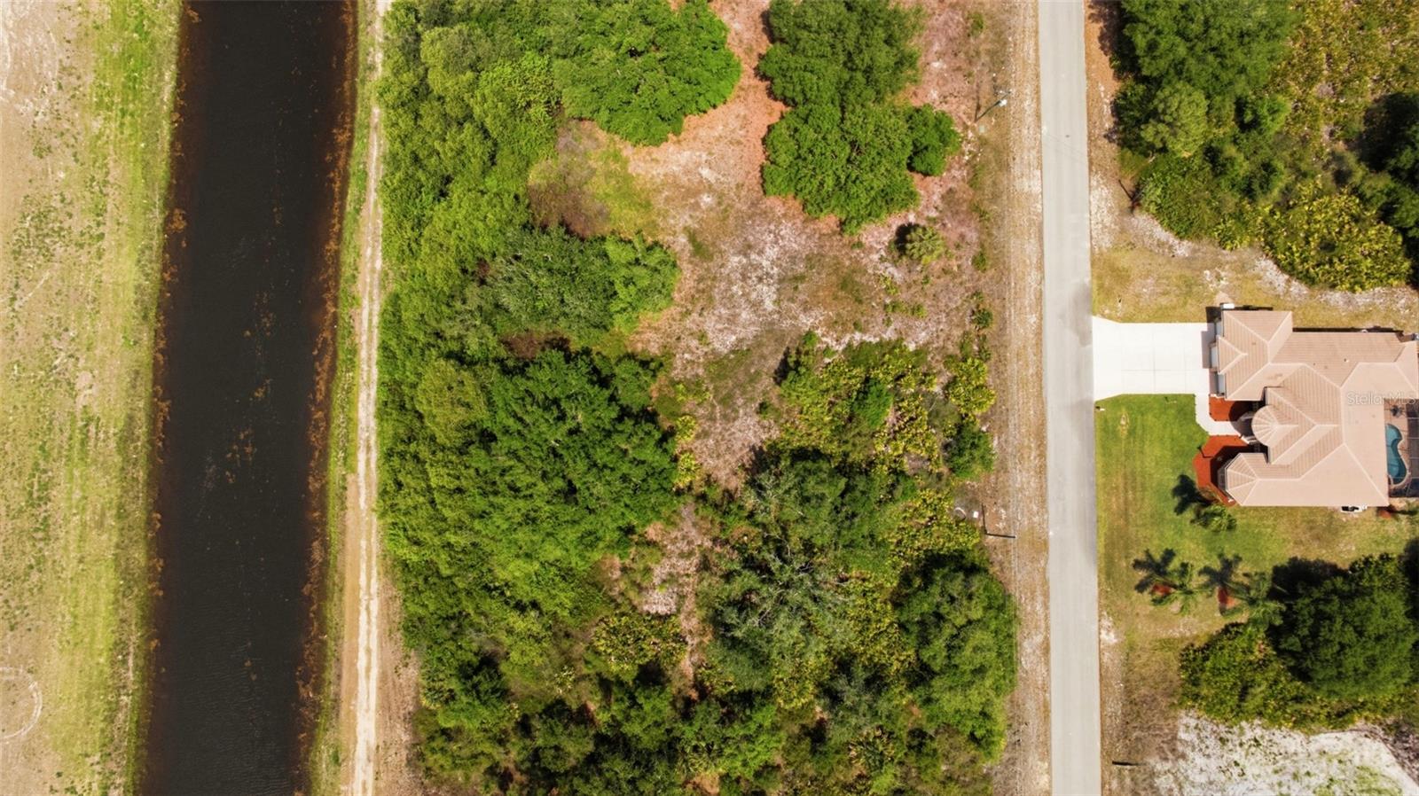 1909 Westboro Loop Property Photo 5