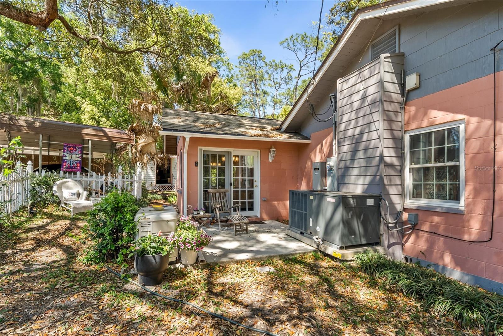 360 Se Lakeview Dr Property Photo 19