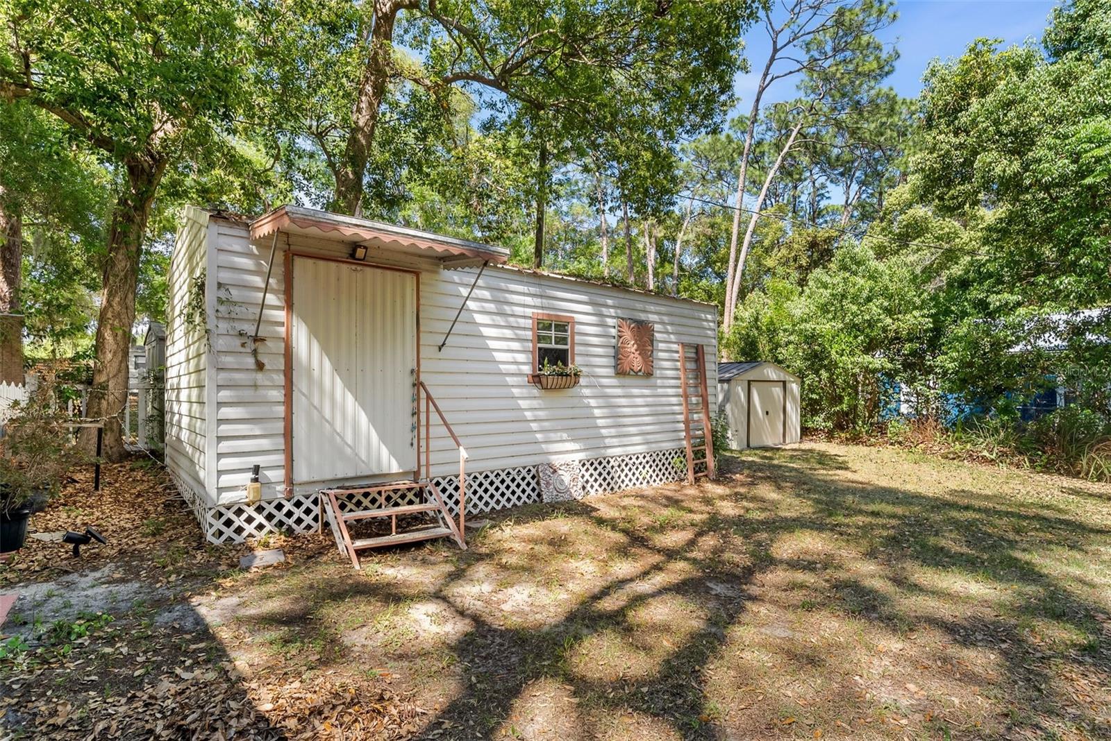 360 Se Lakeview Dr Property Photo 25